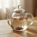 Blüten-Teekanne – Eleganz in Glas